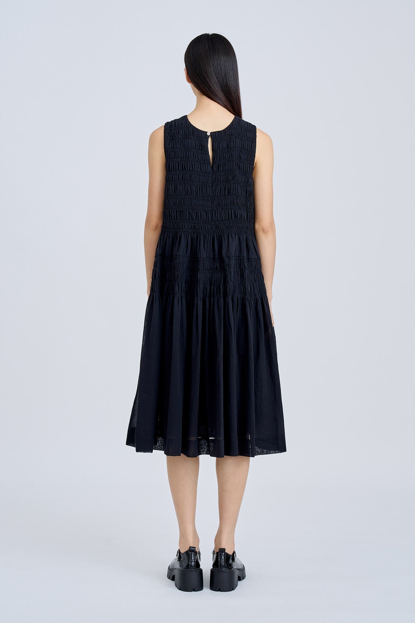 Sleeveless Smocked Dress - Black [AT]