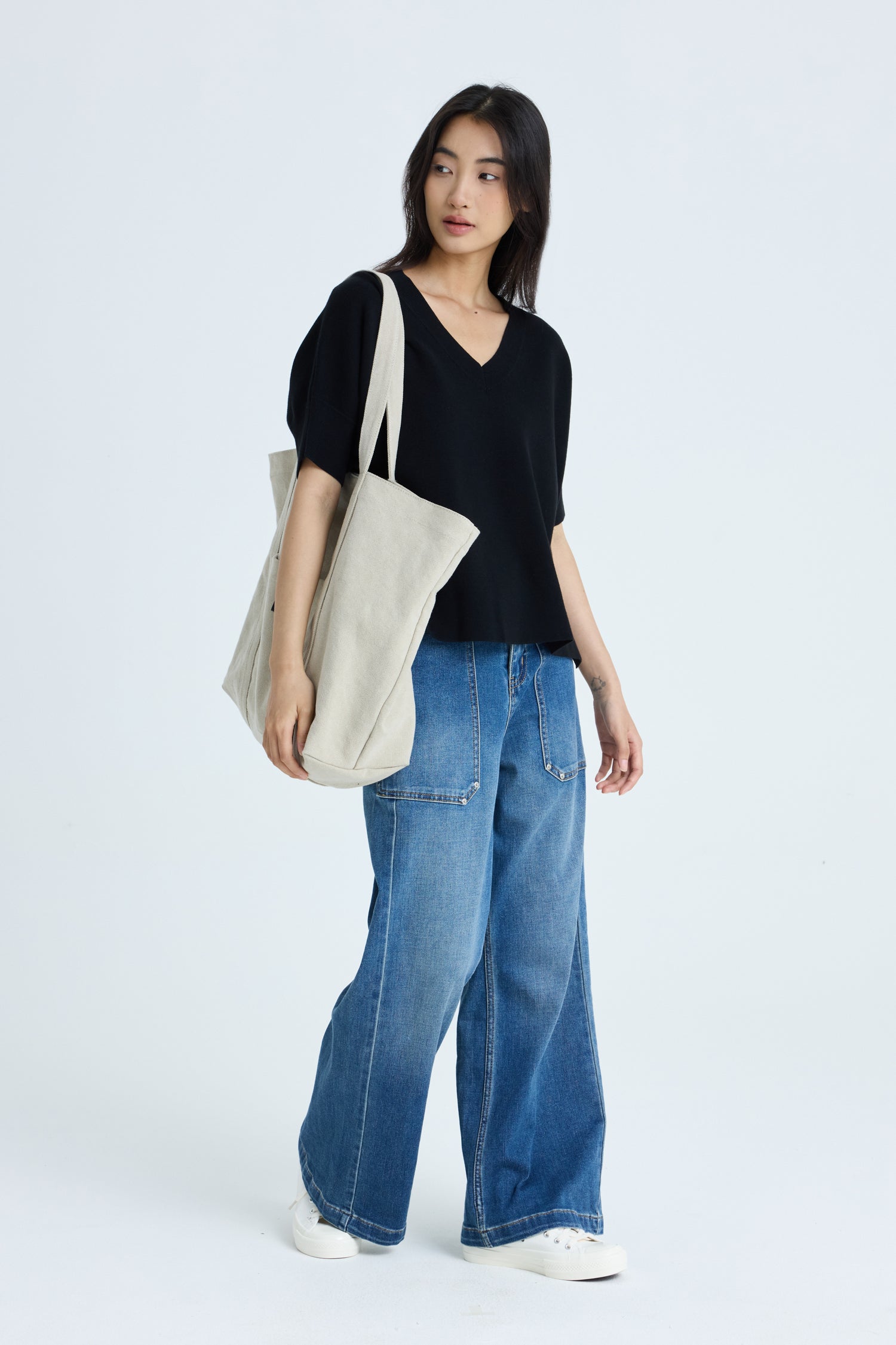 Knitted V-Neck Top - Black