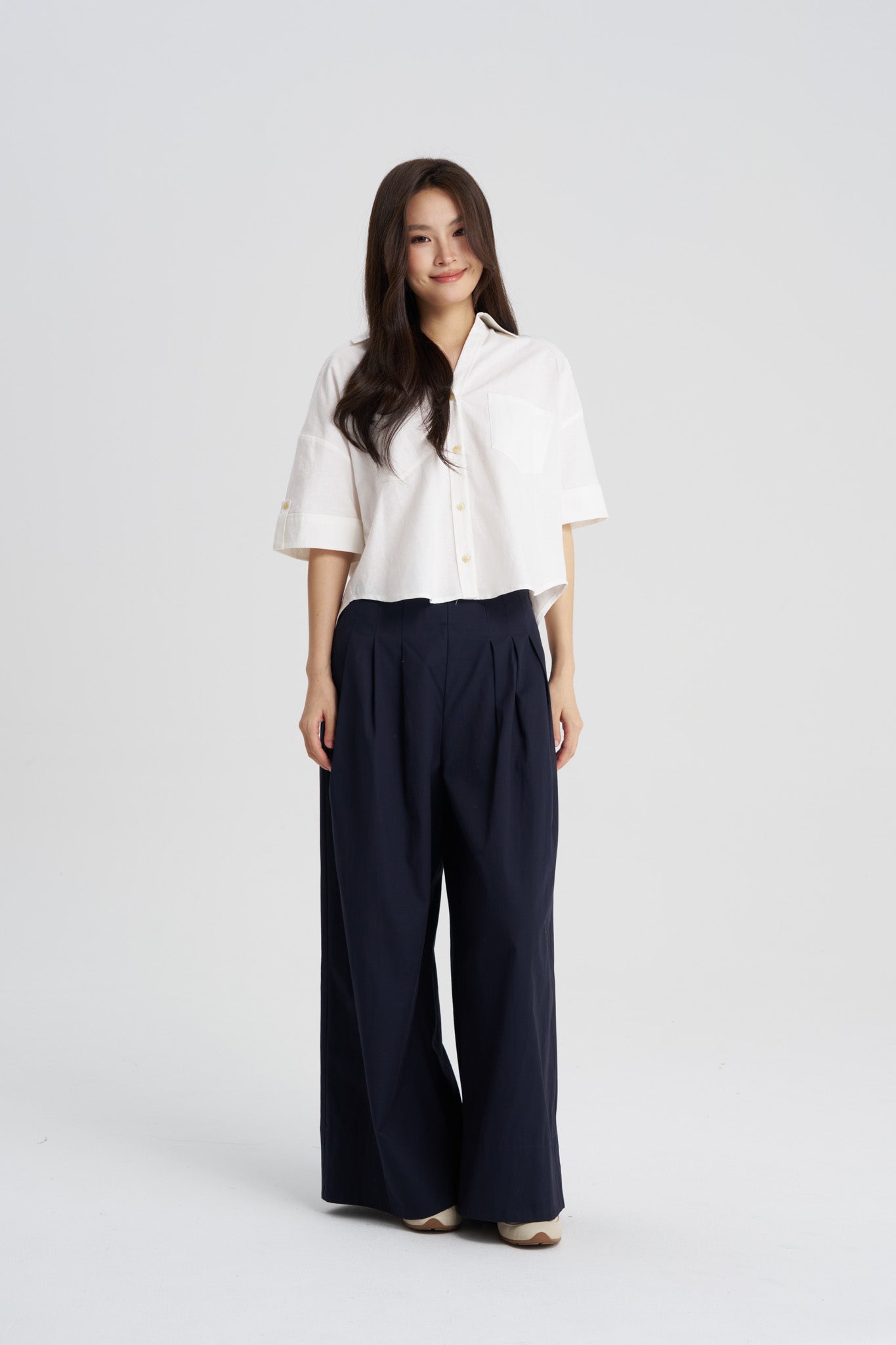 Pleated Wide-Legged Pants - Navy