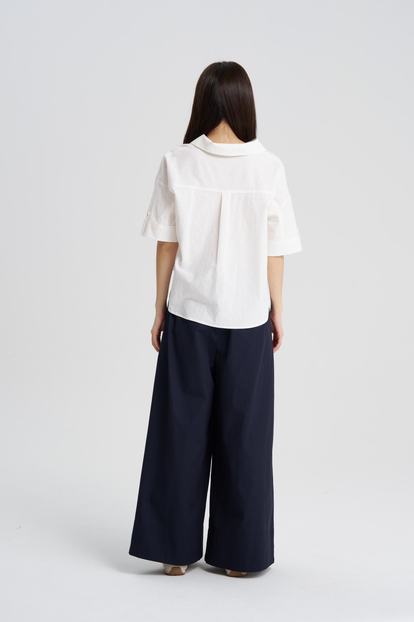 Pleated Wide-Legged Pants - Navy