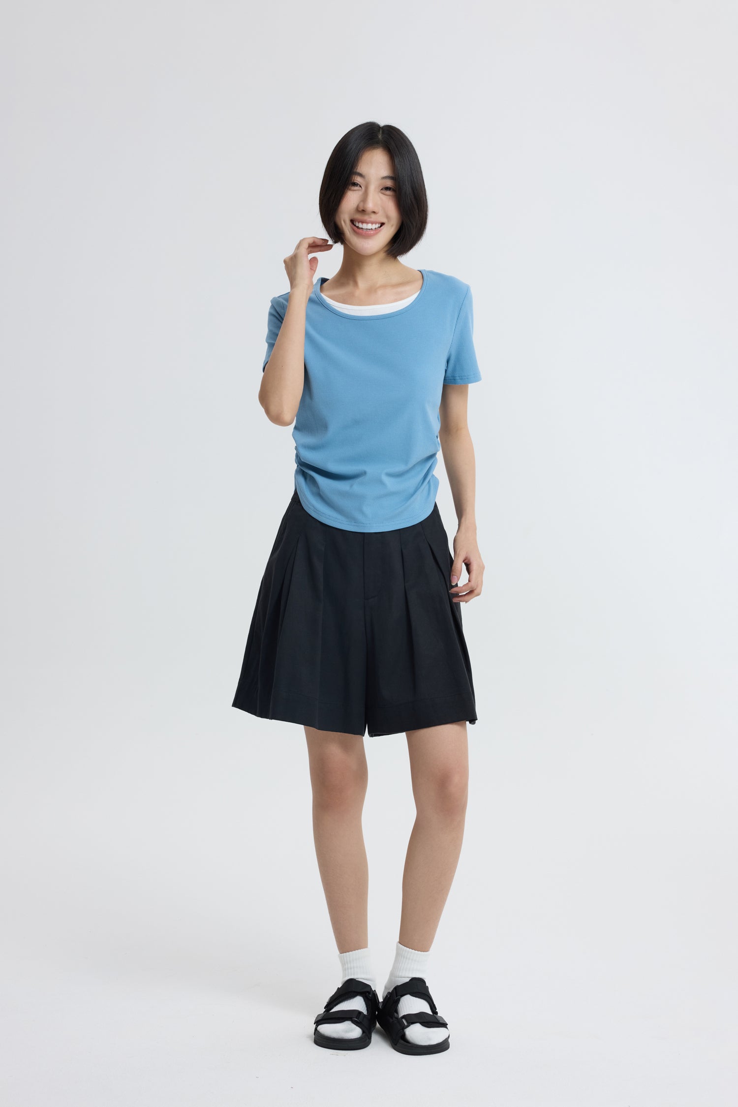 Double Pleated Shorts - Black