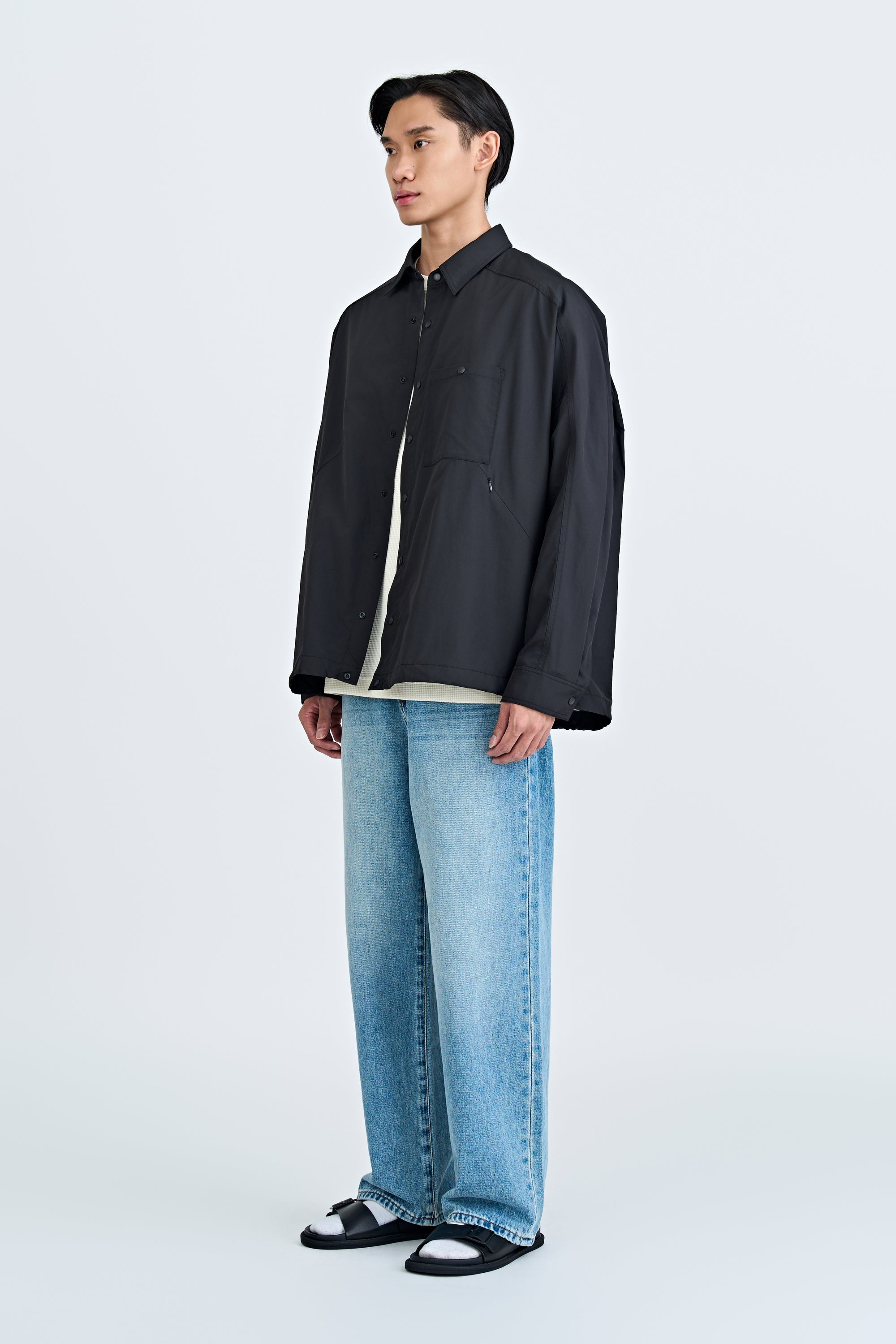 Light Weight Jacket With Conceal Pocket - Black