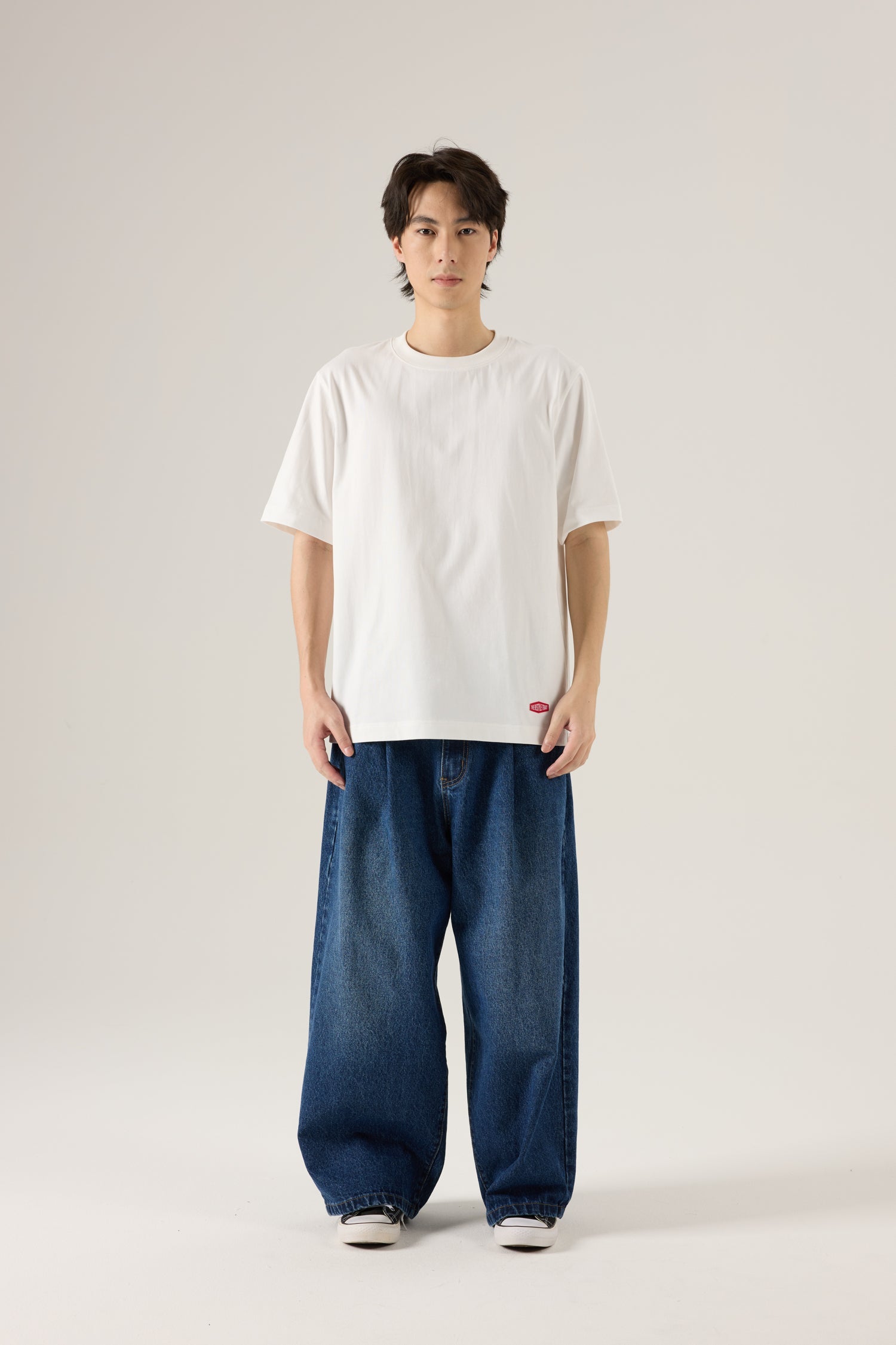 (A) Blurred Portrait Graphic Tee - Cream