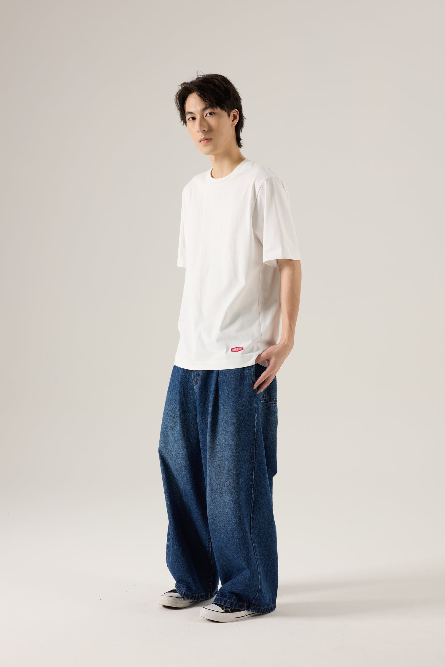 (A) Blurred Portrait Graphic Tee - Cream