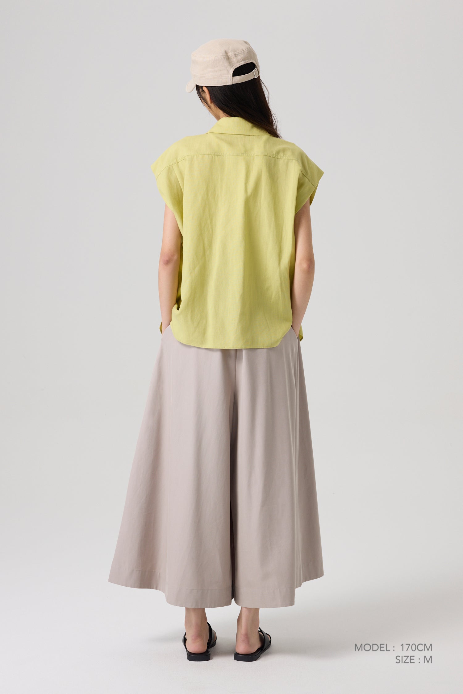 Wide-Legged Trousers - Khaki