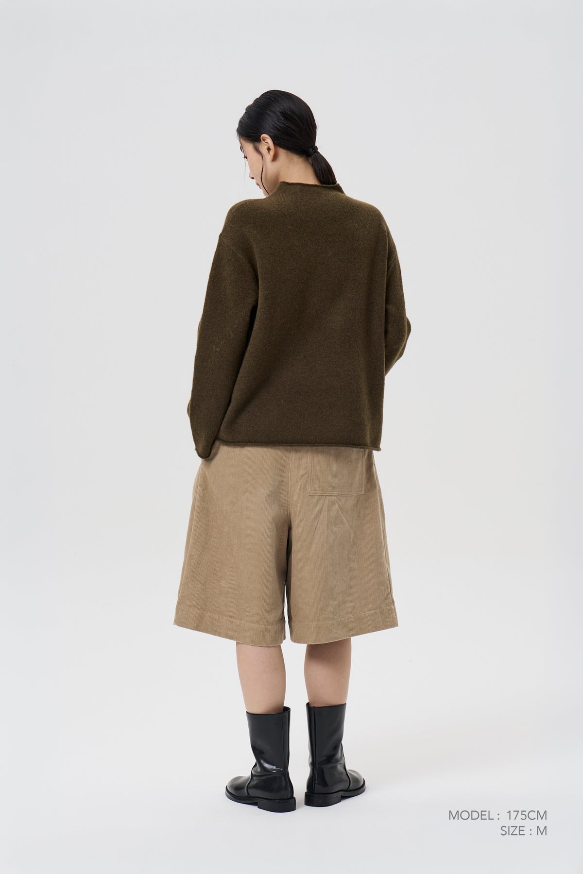 Pleated Bermudas - Khaki